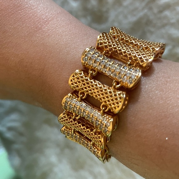Elegant Gold Bracelet for Women - Picture 4 of 12